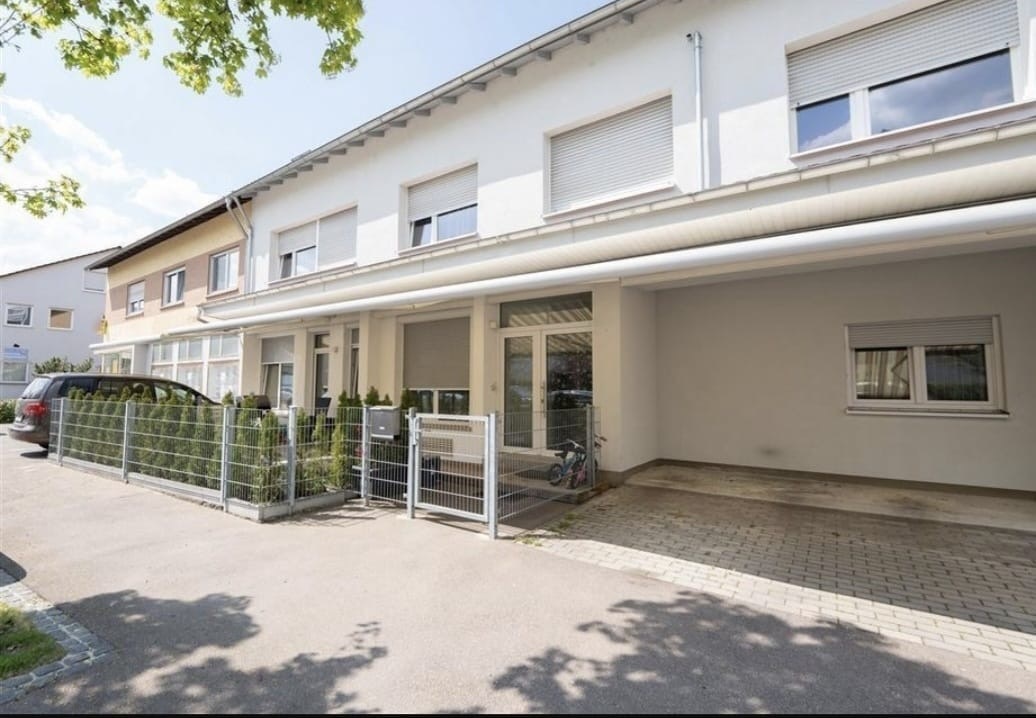 Haus mit Eigentumswohnung in Göppingen-Ursenwang