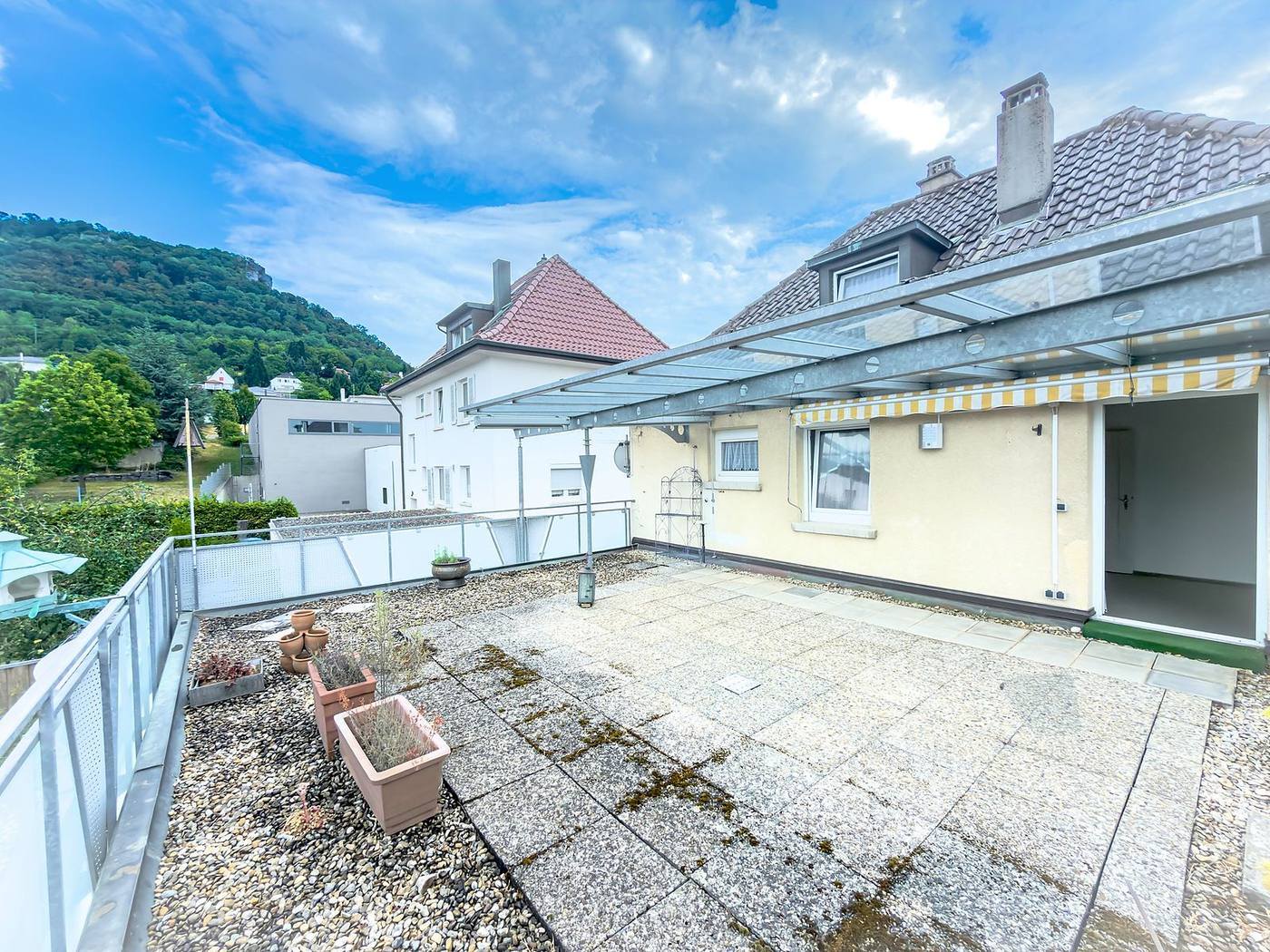 Überdachte Panorama-Terrasse